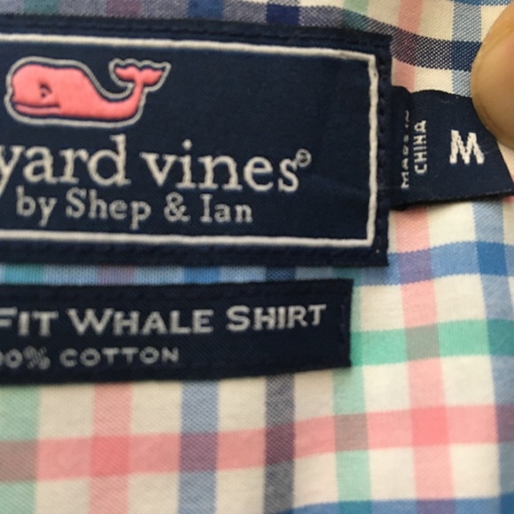 NWOT Vineyard Vines Men’s Classic Whale Shirt - Picture 3 of 5